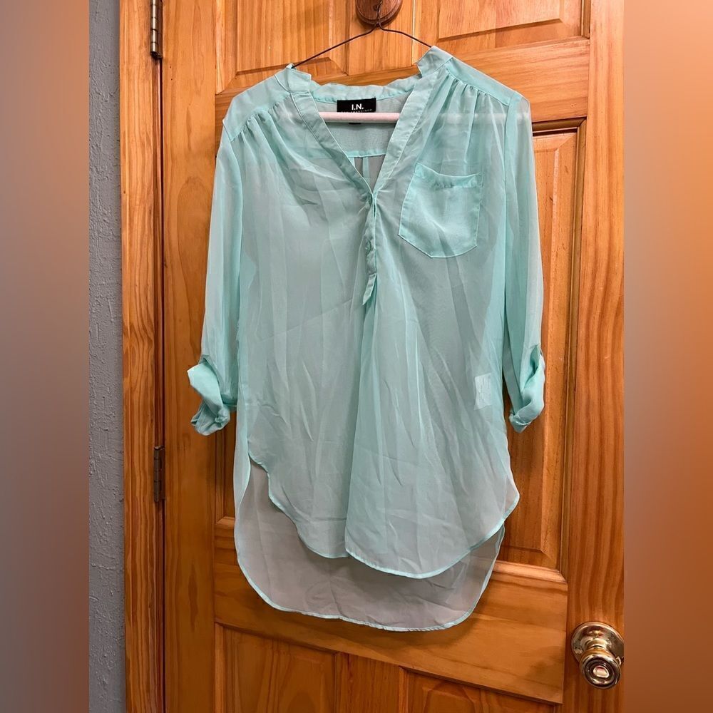 Sheerโseafoamย I.N.โSanโFranciscoโhalfโbuttonโblouse